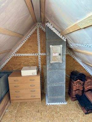 Spitzboden mit Schornstein Kaminofen