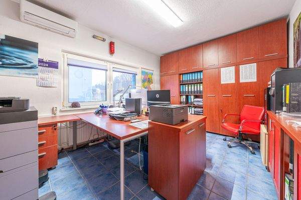 Büroräume (Gebäude 2)