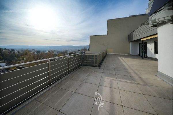 Sehr große Süd-West Terrasse