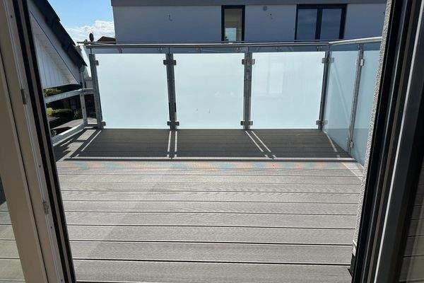 Balkon am Wohnzimmer im DG