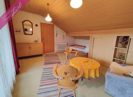 Zimmer über Garage 1