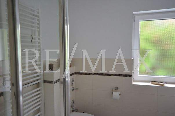 OG Gäste Bad mit Waschmaschinen Platz