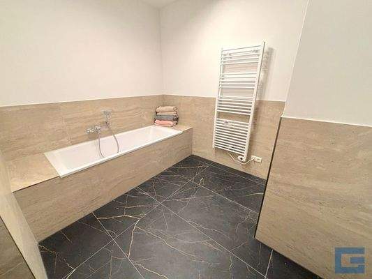 Badezimmer (Dachgeschoss)