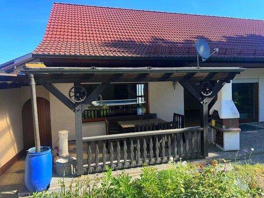 Terrasse_teilüberdacht