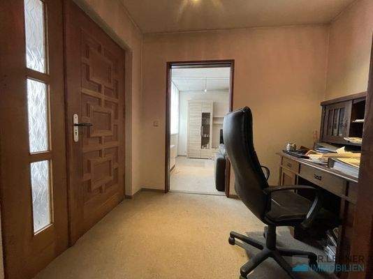 Büro (Eingang straßenseitig)