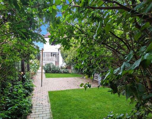 Blick aus dem Garten