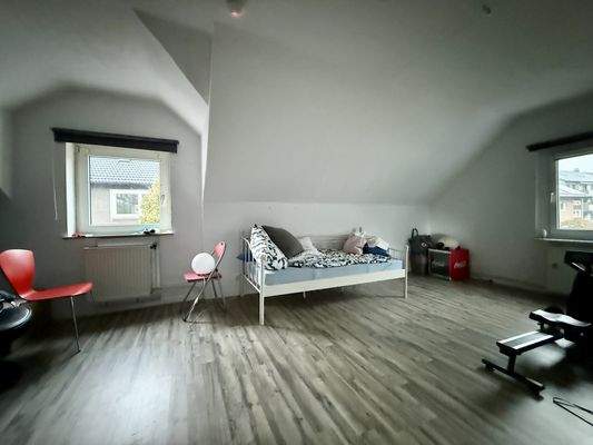 Großes Kinderzimmer