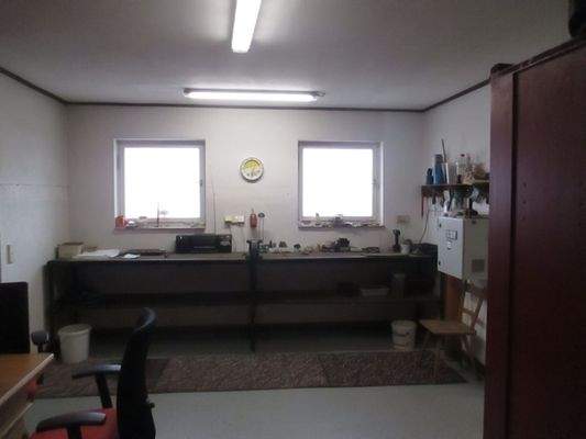 Ergeschoss Werkstatt verbunden mit Speiseraum und Halle  .JPG