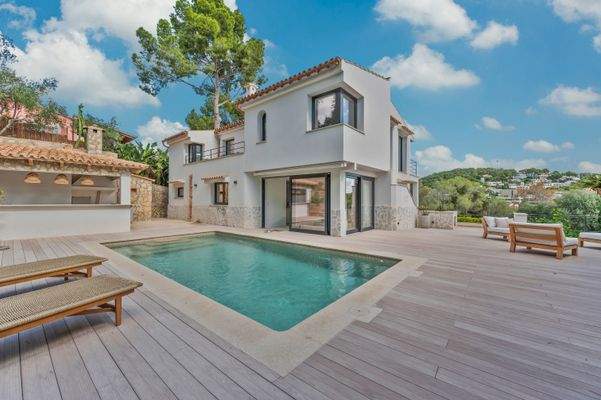 Pool in villa in Costa d_en Blanes 7