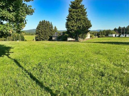 Blick oberhalb vom Hof