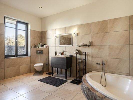 Wannenbad im EG - individuelle Anfertigung