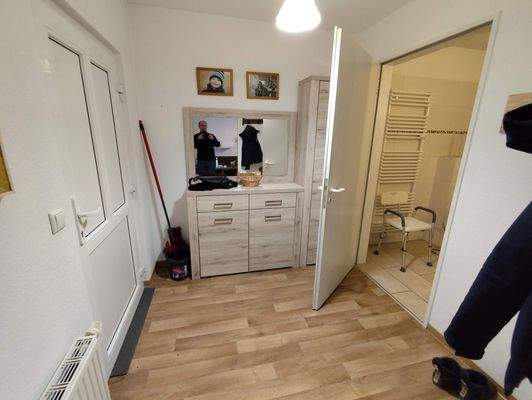 Eingangsbereich mit Bad