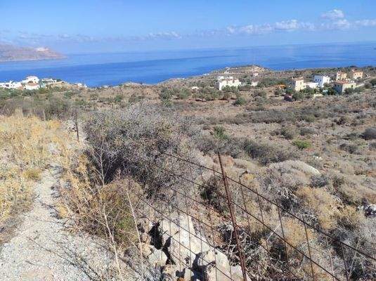 Kreta, Kokkino Chorio: Riesiges Grundstück mit Meerblick zu verkaufen