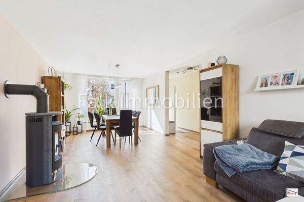 Wohn-/Esszimmer mit Schwedenofen