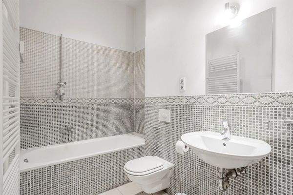 Badezimmer mit Wanne