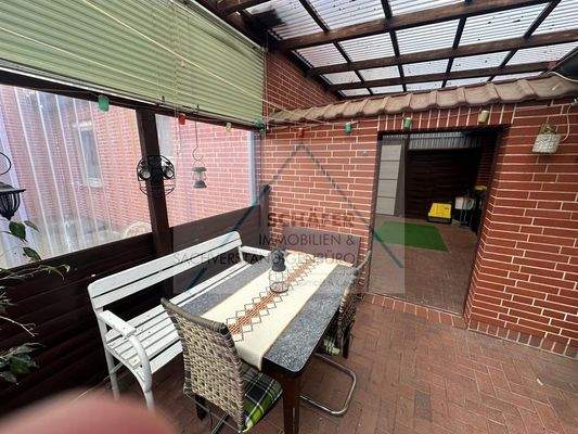 überdachte Terrasse