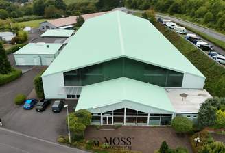 Gewerbehalle Frontansicht