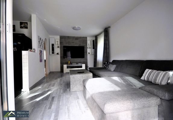 WATTENS - Attraktive 74m² Wohnung - Wohnzimmer