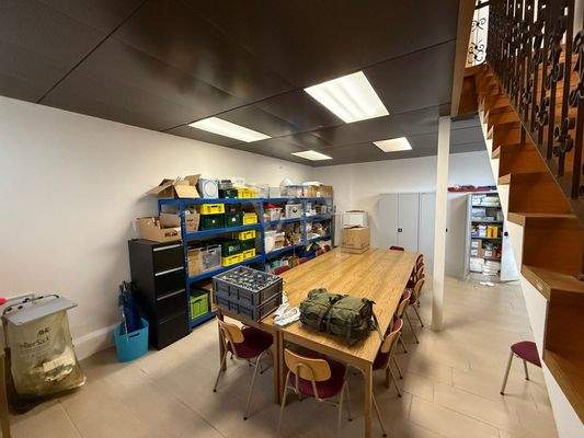 Keller Lager Laden rechts