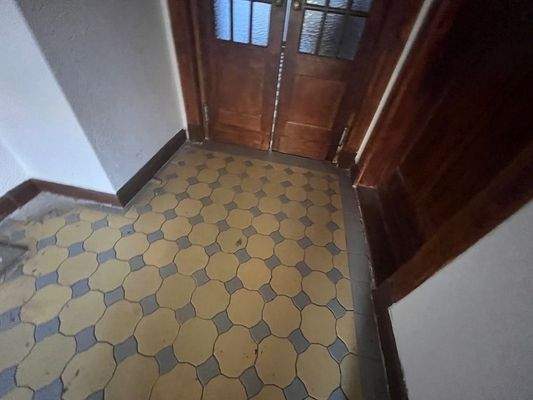 004020156800_302_358_14102025054029180