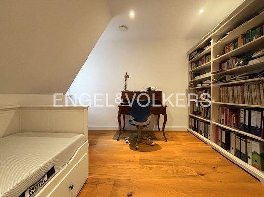 Arbeitszimmer im Obergeschoss