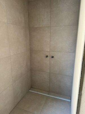 .. bodenebene Dusche !