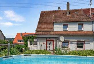 Ansicht Süd über Pool