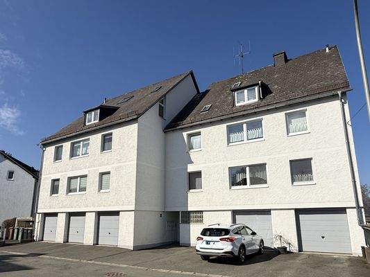 1112 - B - Straßenansicht