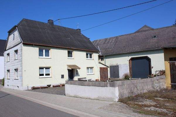 Ensemble in ruhiger Lage