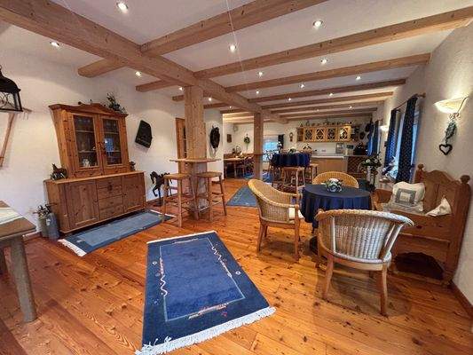 Teilansicht Partyraum.jpeg