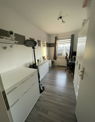 eKx_J-UzVcUG498DKdt3q