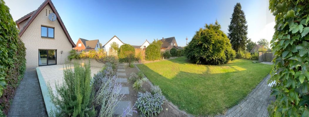 Haus-Garten_Panorama_IMG_1015