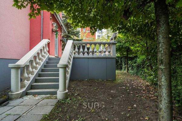 GARTEN MIT STILVOLLER TERRASSE