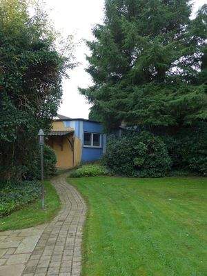 Garten Weg zur Doppelgarage