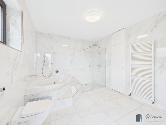 Badezimmer EG