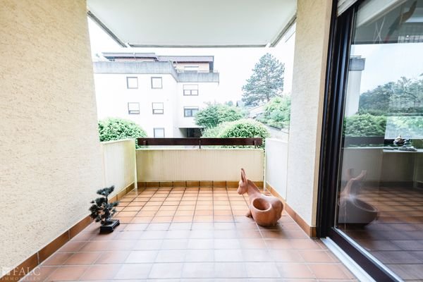 Balkon mit zwei Zugängen