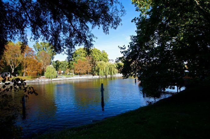 Hauptstadtmakler - Traumwohnung mit Wasserblick als Kapitalanlage