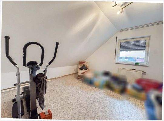 Schlafzimmer/ Fitnessraum