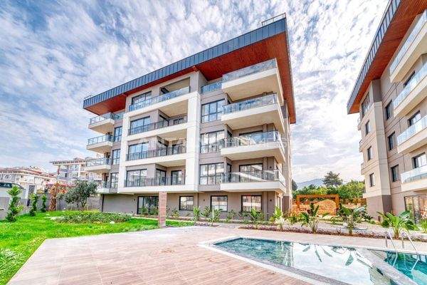 New Real Estate in a Complex with Swimming Pool in Alanya