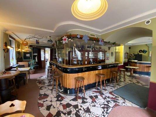 Große Theke Gastraum