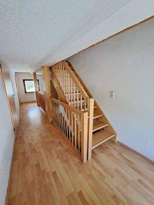 1. OG - Flur / Treppenaufgang