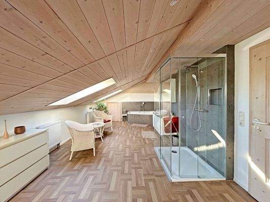 Badezimmer Wohnung Dachgeschoss