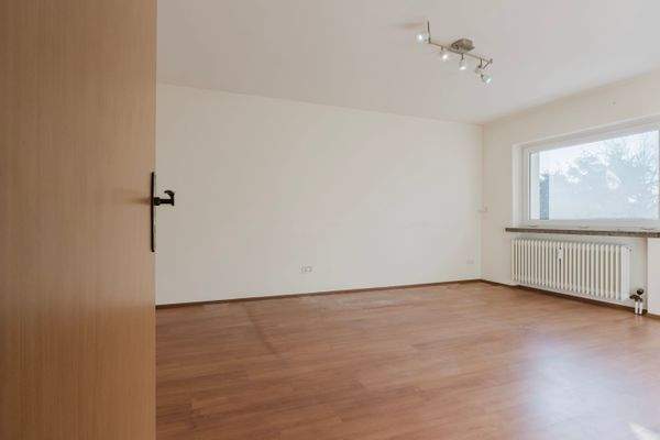 großzügiges Wohnzimmer