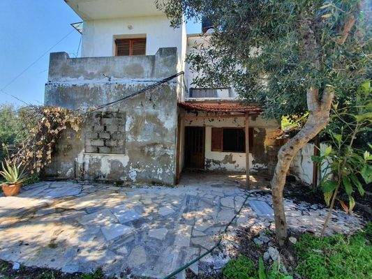 Kreta Sisi - vier Wohnungen in einem großen Garten zur Renovierung