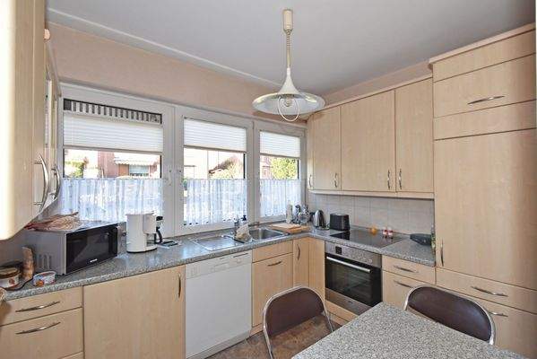 Küche mit Blick auf die Straße