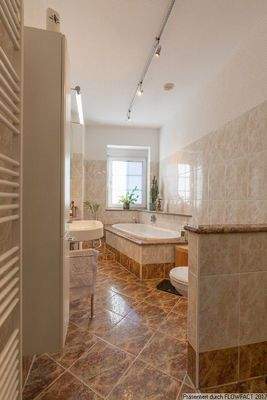 Bad Vorderhaus Obergeschoß