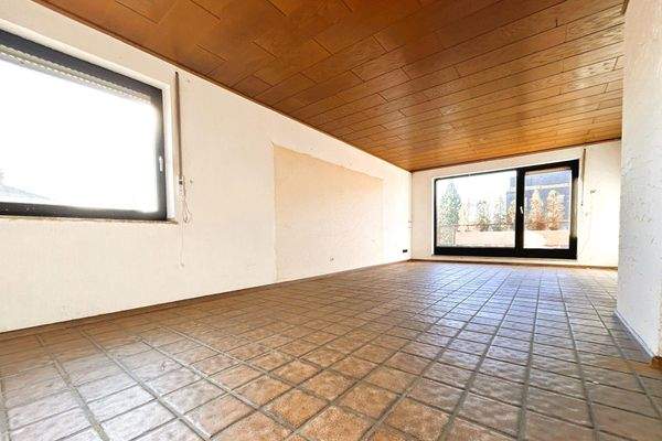 das Wohnzimmer lichtdurchflutet-06-121013-2026_Cas