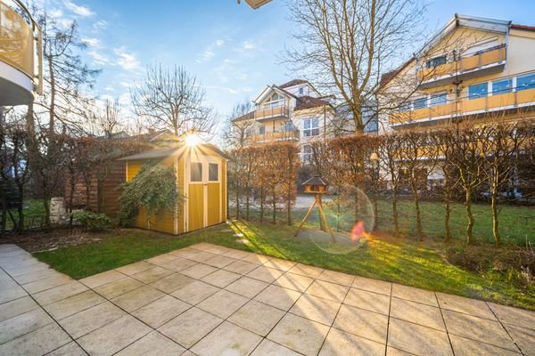 Terrasse mit garten 