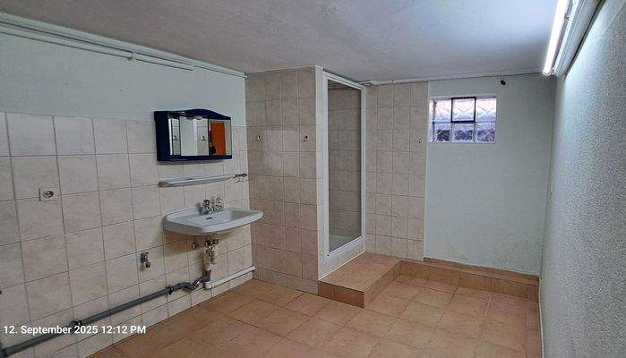 Dusche im Heizungsraum