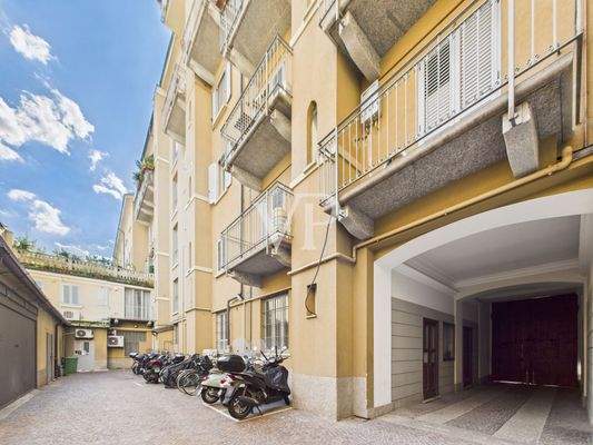 Cortile interno e box